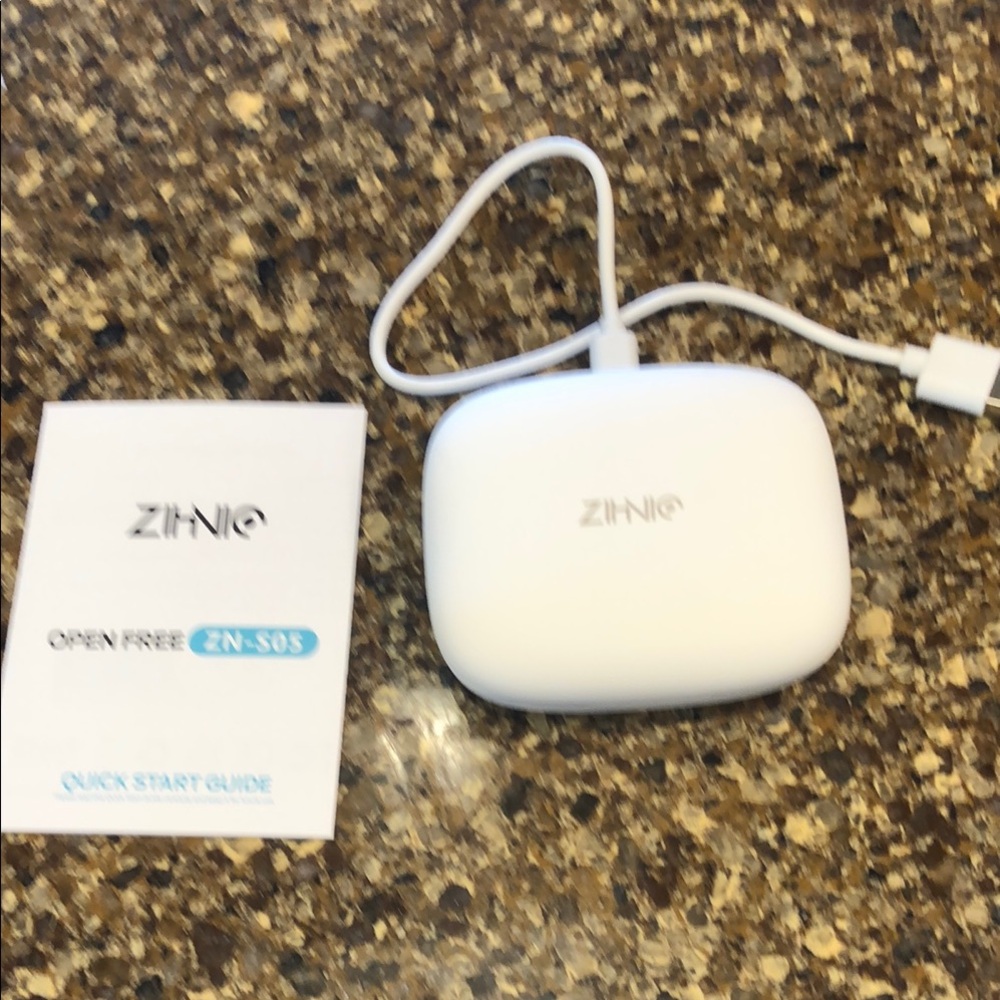 Zinio White Portable Charger